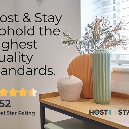 Host & Stay - Redsky House ويتبي المظهر الخارجي الصورة